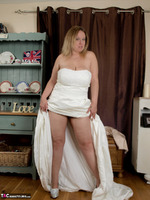 Sindy Bust. Buxom Bride Free Pic 7