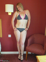 Samantha. Spotty Bikini Free Pic 1