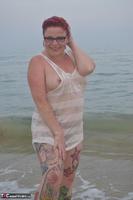 Mollie Foxxx. Playing In The Sea Free Pic 2