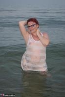 Mollie Foxxx. Playing In The Sea Free Pic 7