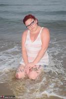 Mollie Foxxx. Playing In The Sea Free Pic 14