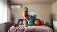 Sweet Susi. Red Nails & Balloons Free Pic 3