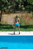 Sweet Susi. Bikini Striptease By The Pool Free Pic 7