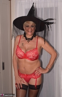 Dimonty. Witch In A Hat Free Pic 1