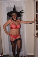Dimonty. Witch In A Hat Free Pic 2
