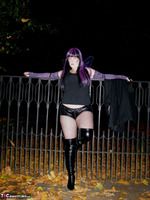 Samantha. Halloween Harlott Free Pic 5