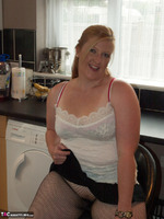 Samantha. Slutty Housewife In Fishnets Free Pic 2
