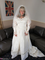 Samantha. Here Cums The Bride Free Pic 1