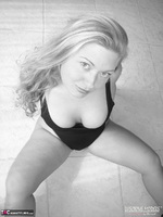 Luscious Models. Meile Sexy In Black & White Free Pic 9