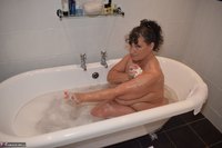 Phillipas Ladies. Busty Kim In The Bath Free Pic 6