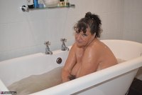 Phillipas Ladies. Busty Kim In The Bath Free Pic 15