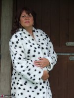 Cassandra UK. Dalmation Dressing Gown Surprise Free Pic 2