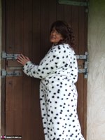 Cassandra UK. Dalmation Dressing Gown Surprise Free Pic 5