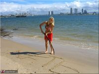 Aussie Jewel. Playing On The Beach Free Pic 2