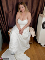 Sindy Bust. Busty Blonde Bride Free Pic 2