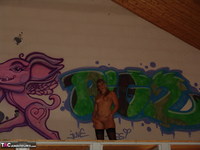 Sweet Susi. Graffiti Lady In Black Free Pic 15