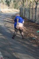 Lexie Cummings. Nurse Lexie Flashing At The Dogging Spot Free Pic 3