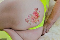 Sparkle. Tattoed Granny Sparkle in Yellow Free Pic 12