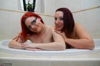 Sara Banks. Sara & Mollie In The Bath Free Pic 7