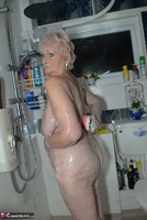 Sparkle. More fun in the shower Free Pic 19
