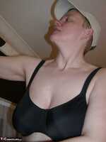 Tiffany Pearl. Wallpapering Pt1 Free Pic 6