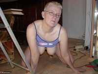 Tiffany Pearl. Wallpapering Pt2 Free Pic 19