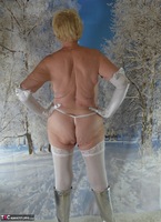 Sparkle. Mrs Frost Free Pic 18
