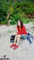 Diana Ananta. Bitch on the beach Free Pic 2