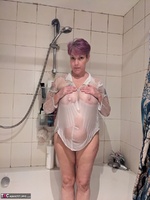 Layla Bird. Shaving Foam Fun Free Pic 2