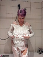 Layla Bird. Shaving Foam Fun Free Pic 7