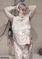 Layla Bird. Shaving Foam Fun Free Pic 12