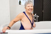 Dirty Doctor. Savana's Bath Fun Pt1 Free Pic 6