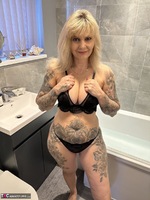 Inked MILF. Bath Time Free Pic 5