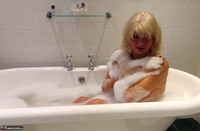 Dimonty. Dimonty In The Bath Free Pic 3