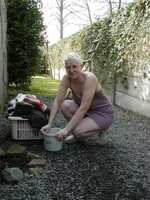 Tiffany Pearl. Laundry Flashing Free Pic 1