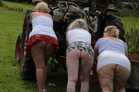 Lexie Cummings. Three Tarts Flashing In A Field Free Pic 9
