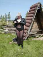 Tiffany Pearl. The Dutch Cottage Free Pic 2