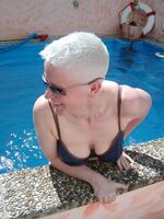 Tiffany Pearl. Pool Free Pic 6