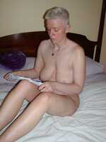 Tiffany Pearl. Bedroom Free Pic 12