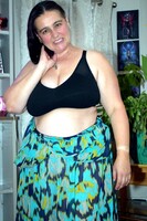 Cheeky Dee. Dee gets naked Free Pic 10