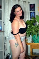 Cheeky Dee. Dee gets naked Free Pic 15