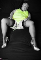 Princess Peachy. On My Bed Free Pic 6