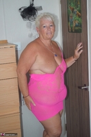 Princess Peachy. Dressed In Pink Free Pic 7