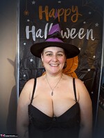 Cheeky Dee. Zombie Bride Free Pic 11