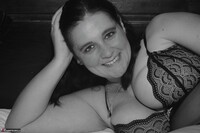 Cheeky Dee. Hotel Photo Shoot Free Pic 10