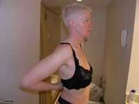 Tiffany Pearl. Shaving My Pussy Smooth Free Pic 18