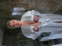 Barby. Black Bath Cock Free Pic 2