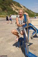 Dirty Doctor. Flashing On The Sea Front Free Pic 7