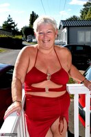 Phillipas Ladies. Princess Peachy's Red Dress Free Pic 5