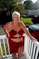 Phillipas Ladies. Princess Peachy's Red Dress Free Pic 6